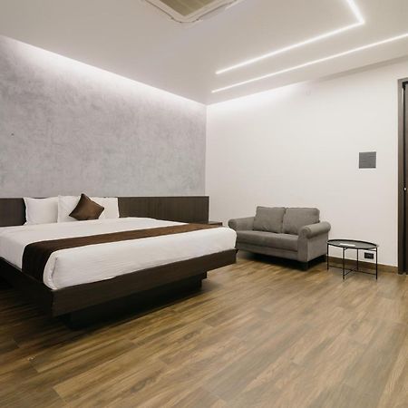 D Wayfarer Inn Resort Erode Bagian luar foto