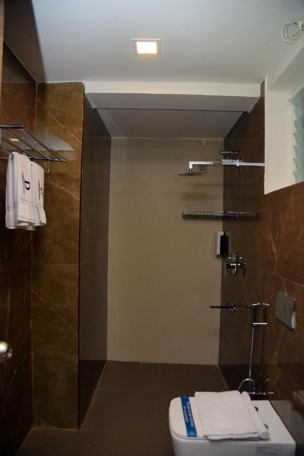 D Wayfarer Inn Resort Erode Bagian luar foto