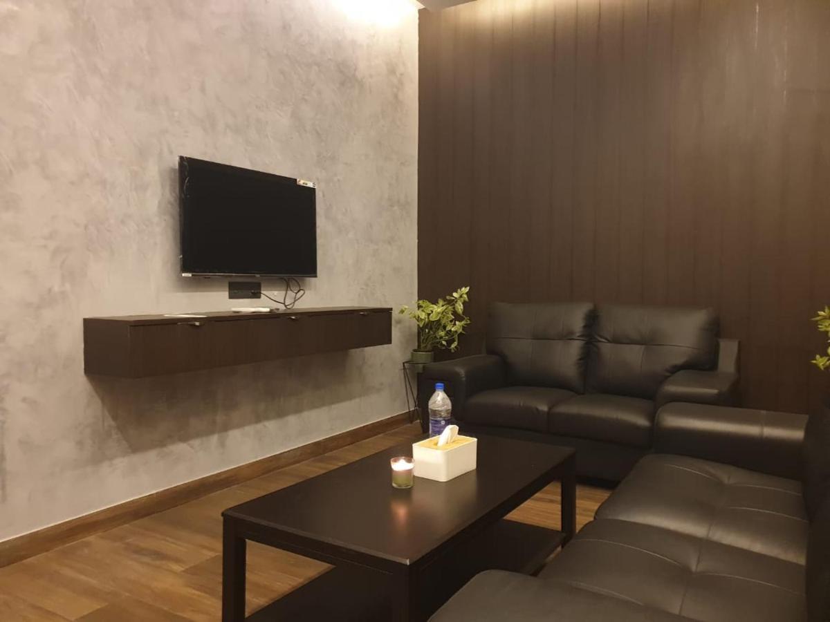 D Wayfarer Inn Resort Erode Bagian luar foto