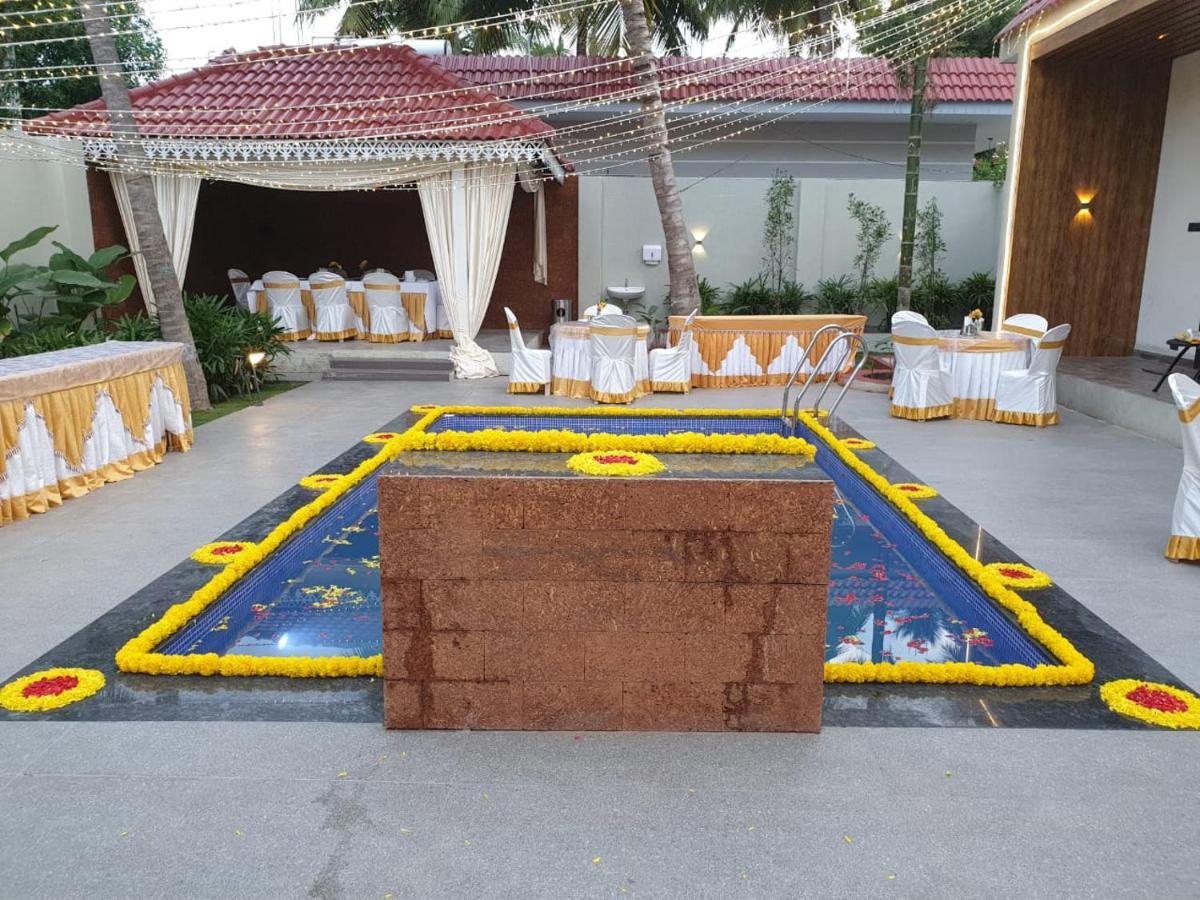 D Wayfarer Inn Resort Erode Bagian luar foto