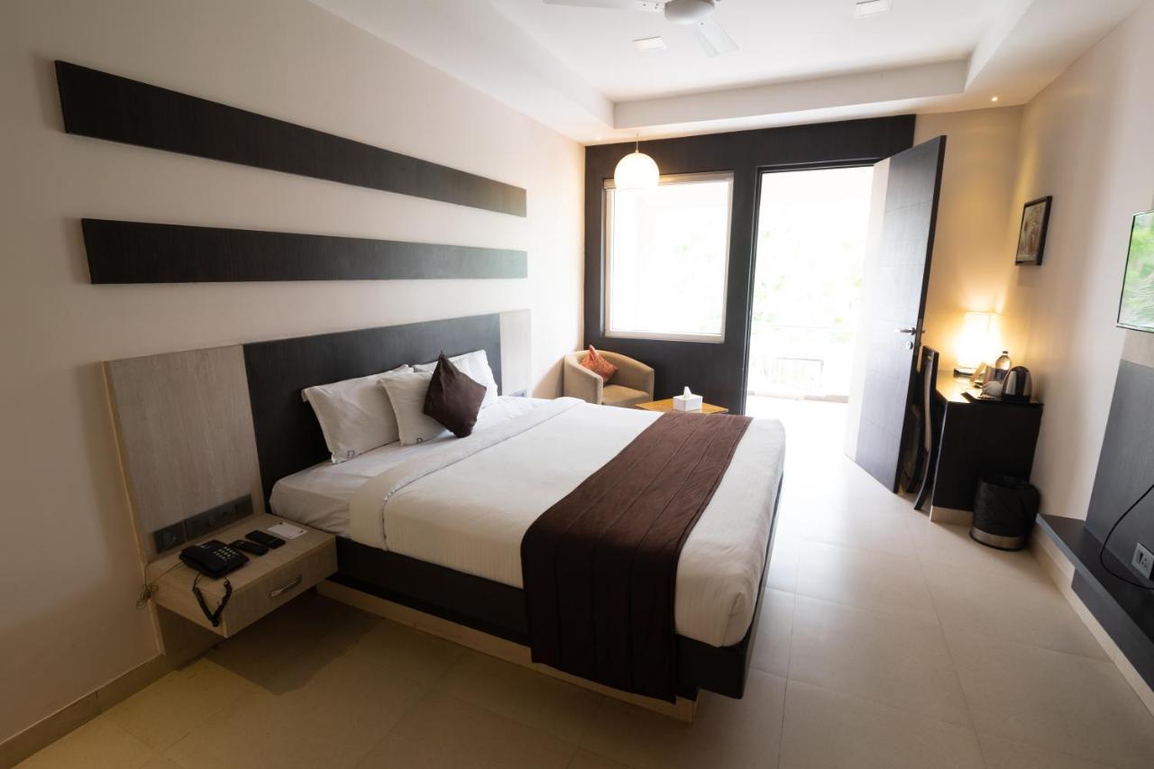 D Wayfarer Inn Resort Erode Bagian luar foto