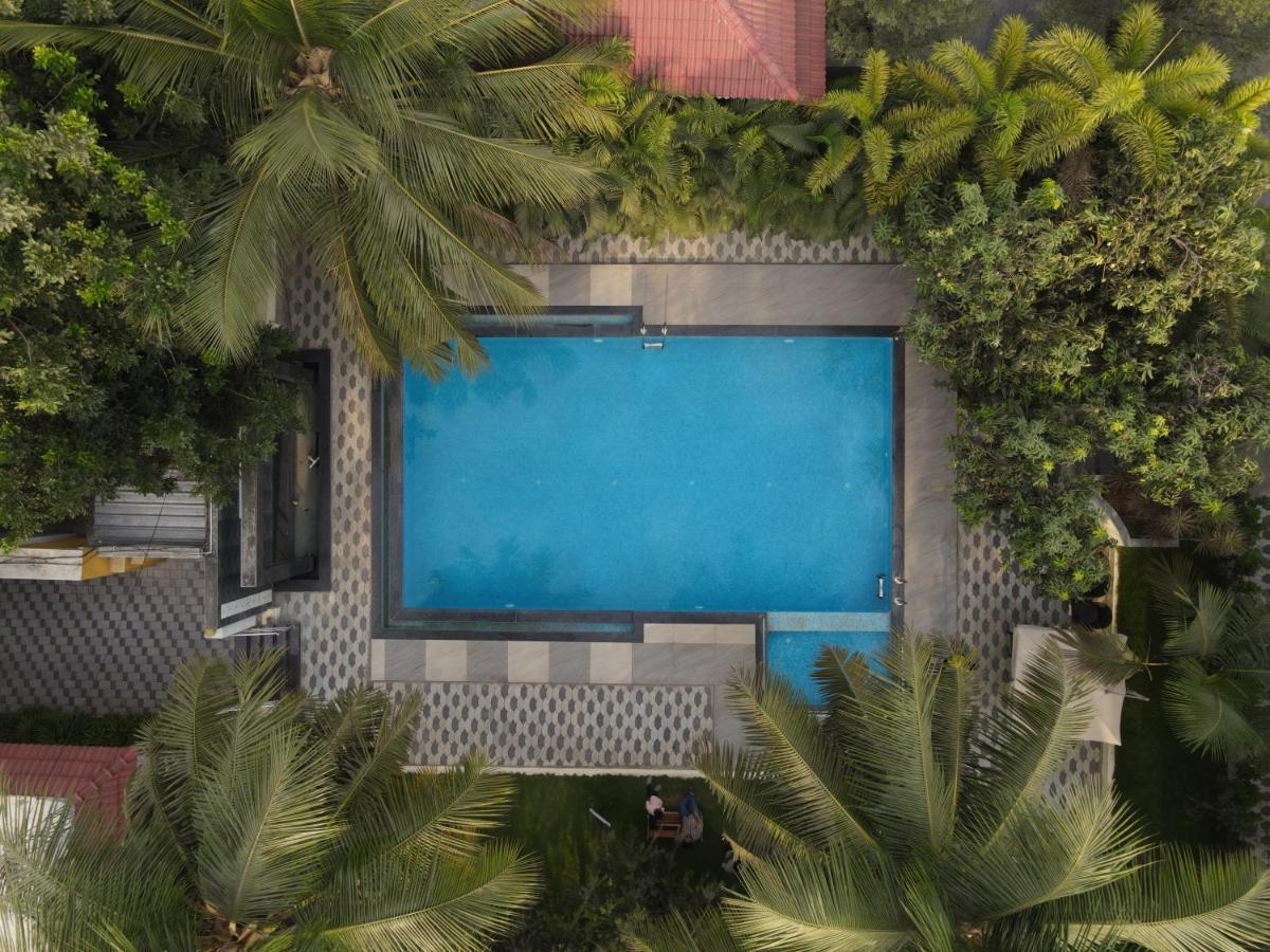 D Wayfarer Inn Resort Erode Bagian luar foto