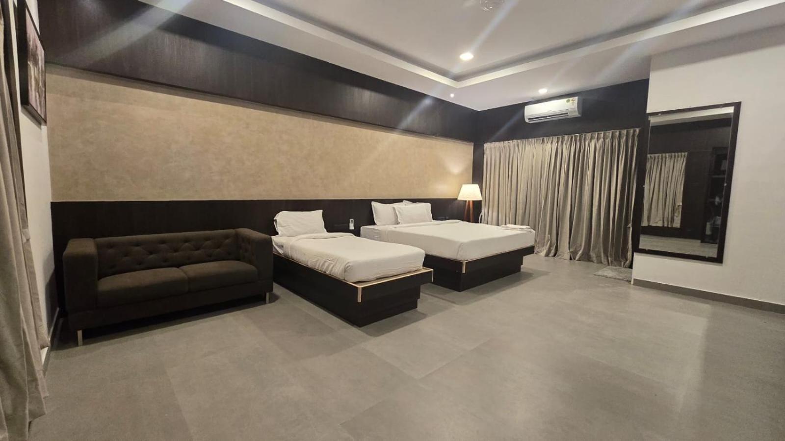 D Wayfarer Inn Resort Erode Bagian luar foto