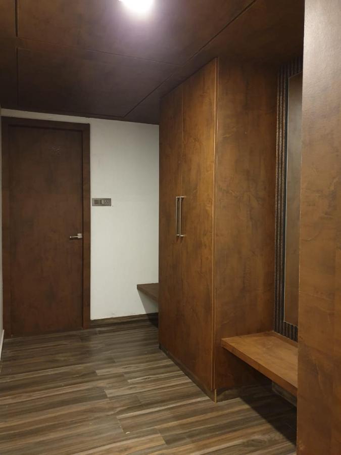 D Wayfarer Inn Resort Erode Bagian luar foto