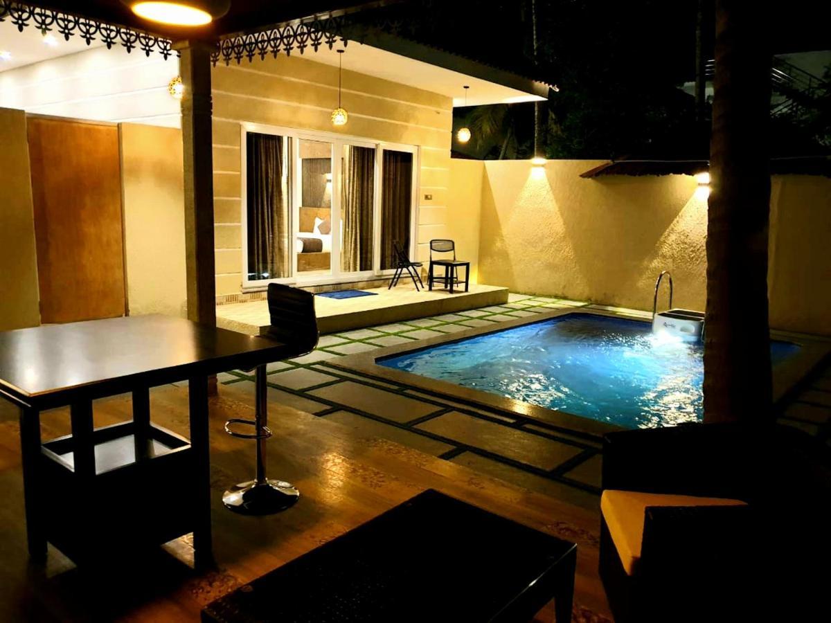 D Wayfarer Inn Resort Erode Bagian luar foto