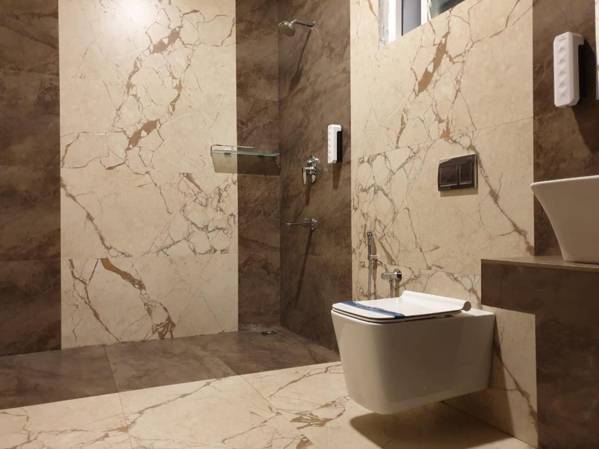 D Wayfarer Inn Resort Erode Bagian luar foto